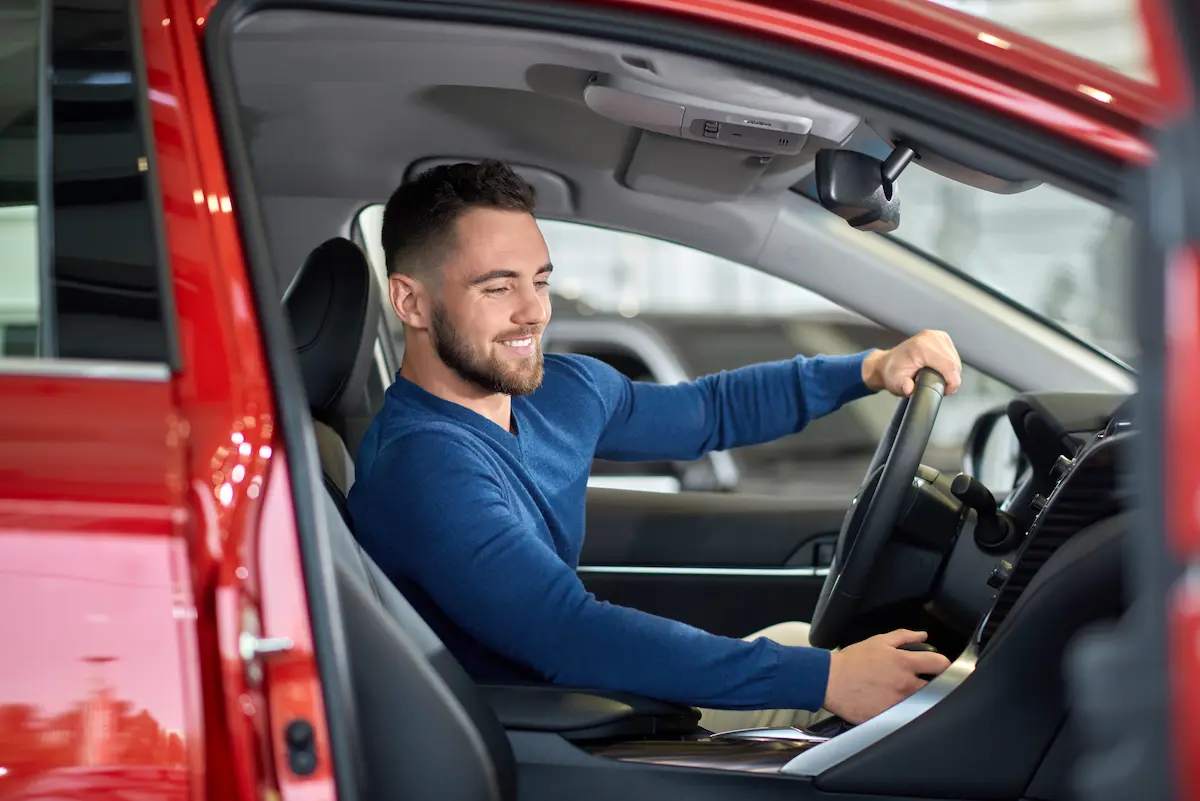 Motoristas de aplicativo ganham nova vantagem: parceria entre Banco do Brasil e Uber oferece cashback em financiamento 2 Motorista recebe benefício de cashback após pagamento das parcelas do financiamento do veículo.