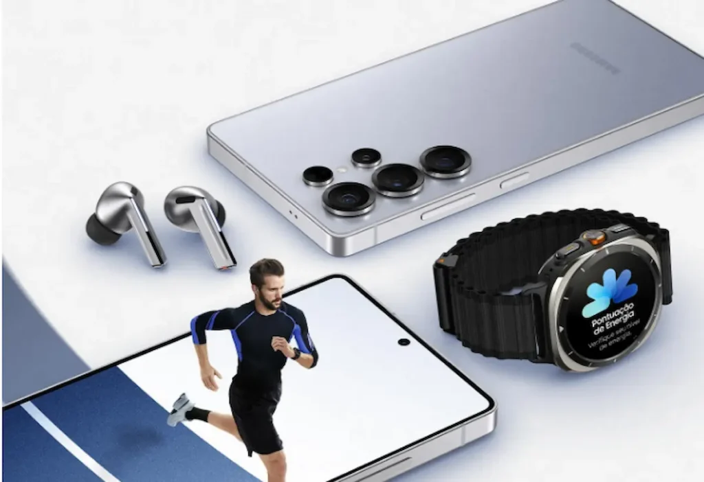 De R$ 10.999 por R$ 5.375: Galaxy S25 Ultra tem mais de 50% de desconto na Amazon 2 Galaxy S25 Ultra prateado acompanhado de fones de ouvido sem fio e smartwatch, com destaque para as câmeras traseiras e a tela do smartphone.